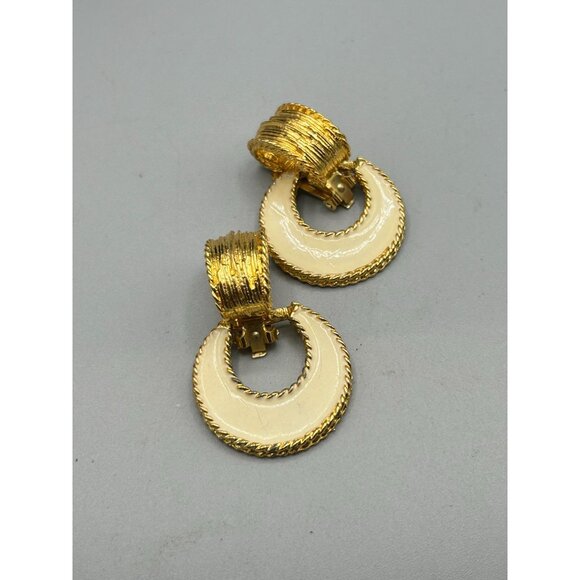 Kenneth Lane Signed Door Knockers Clip On Gold & Cream Enamel Removable Dangles - Picture 8 of 12